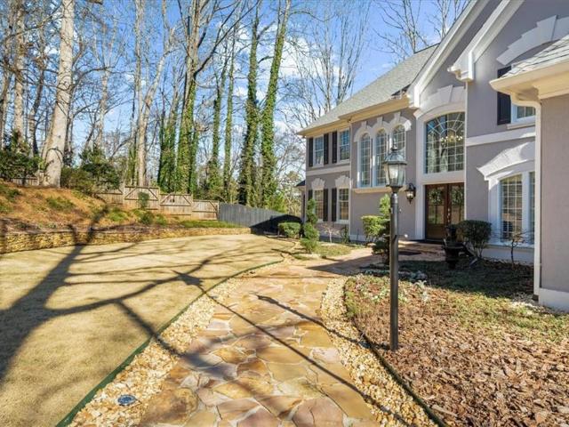 435 Robertson Road