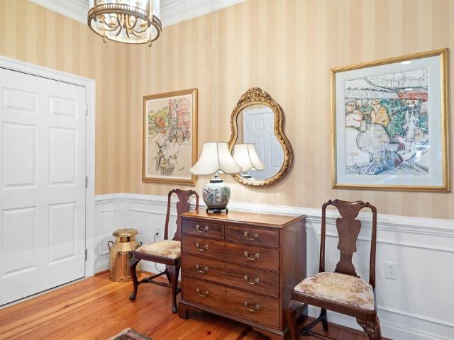 435 White Gables Ln # 302