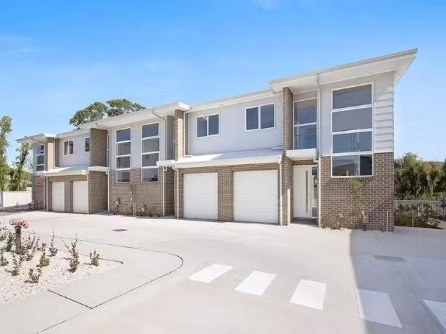 4/36 Avondale Road, AVONDALE Townhouse for rent Listed by Gil.