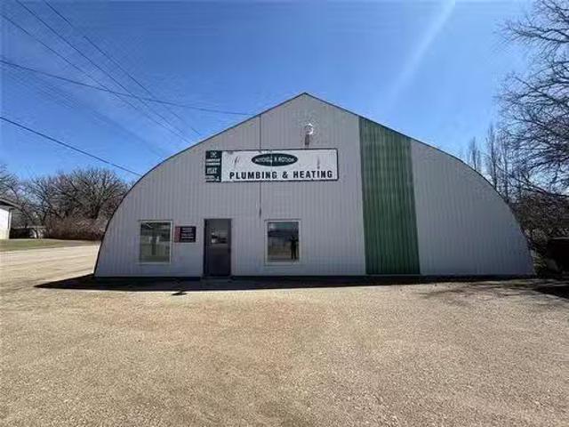 436 Hossack Avenue, Killarney, MB, R0K 1G0 commercial for sa.