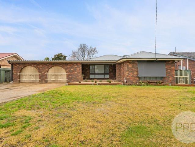 436 Lake Albert Road, Lake Albert NSW 2650