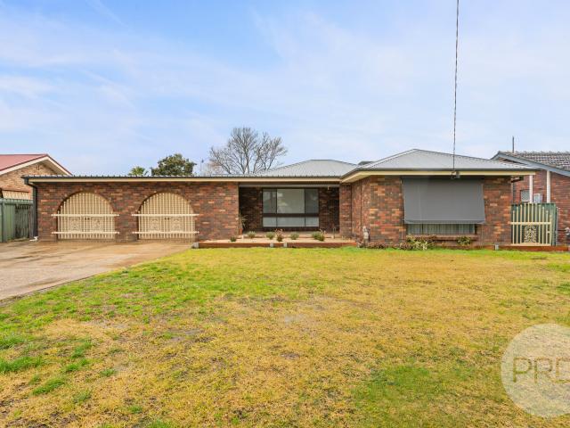 436 Lake Albert Road, Lake Albert, NSW 2650