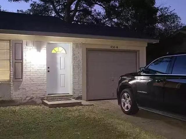436 SW Thomas St #A, Burleson, TX 76028 MLS 21210555