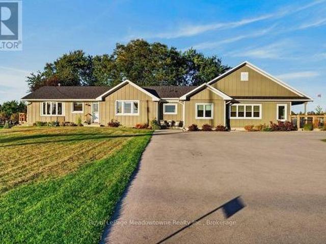 4379 Henderson Road, Milton Tr Rural Trafalgar, ON, L9E 0K2 Luxury House for sale | Listing ID W13824 | Royal LePage Carriage Trade Luxury Properties