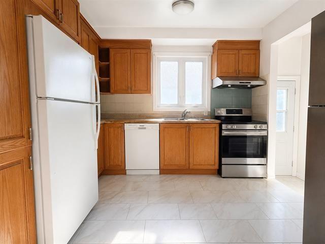 4370 Rue Néo