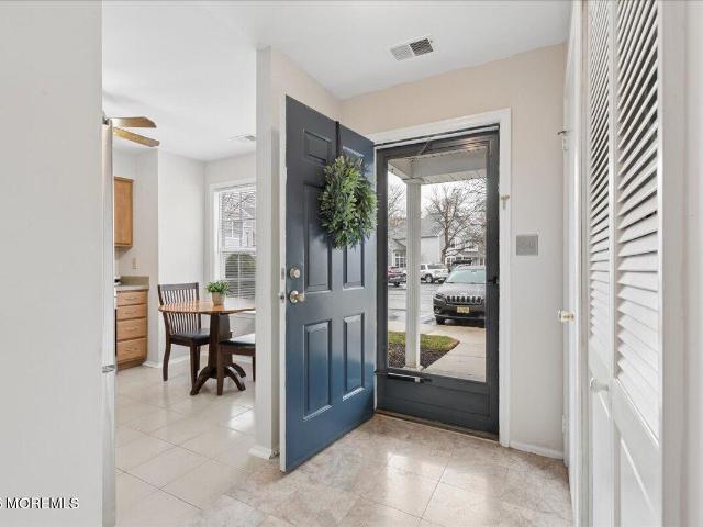 437 Hampton Court Unit 12 1