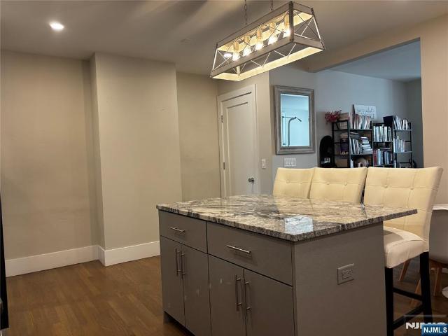 437 Stockton Place # 3
