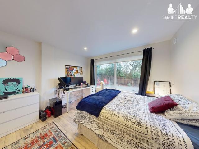 437 Queens Rd Road E, North Vancouver