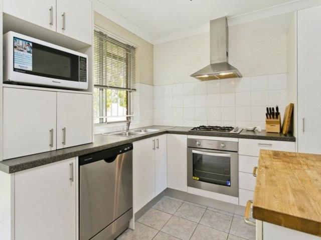 4/37 rowell street zillmere qld unit for rent lj hooker