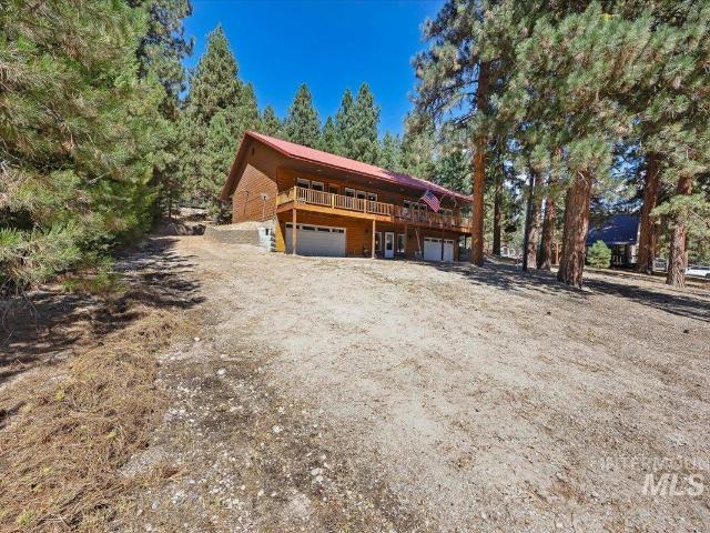 4389 N Pine Featherville Rd