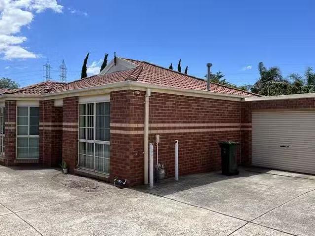4/38 Currunghi Court, St Albans, VIC 3021