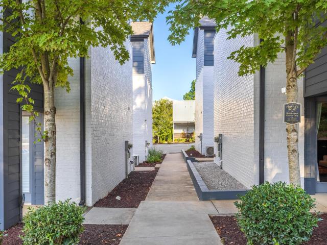 438 Harper Street