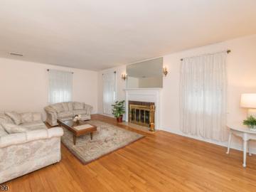 438 Mount Prospect Ave