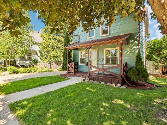 438 Pleasant Ave