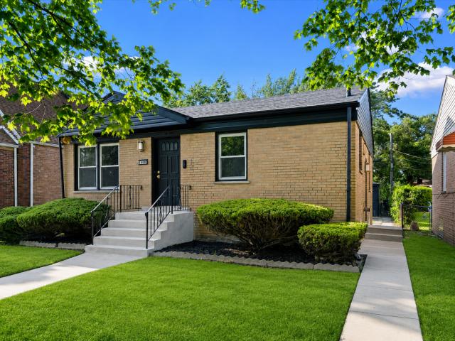 438 W 126th Place