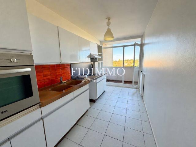 4397 Agréable appartement lumineux sans vis à vis proche des
