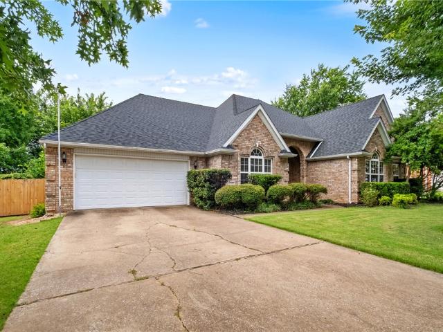 4399 Essex Cove