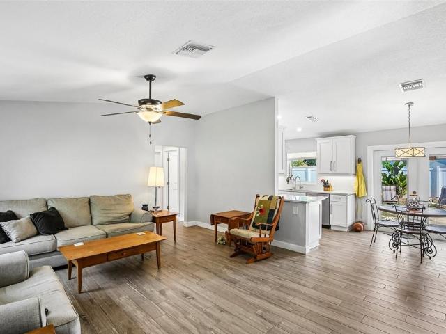 4390 Trout Dr SE, St. Petersburg, FL 33705 | MLS #TB8499