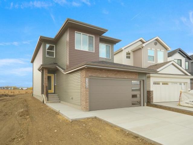 4392 Clayton Way Sw, Edmonton, AB, T6W 5Z4 house for sale | Listing ID E4506 | Royal LePage