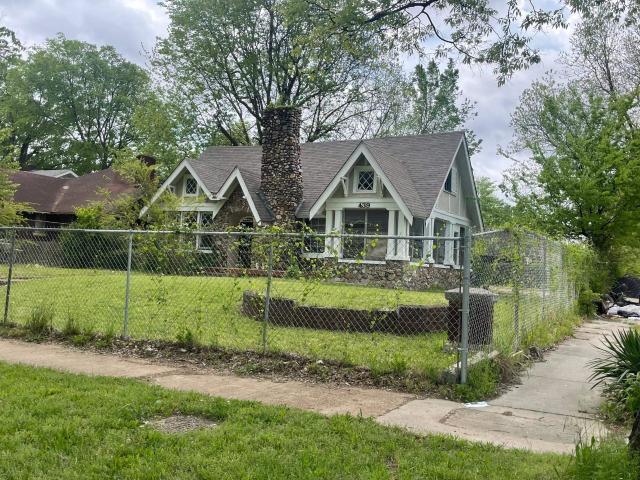 439 s parkway ave