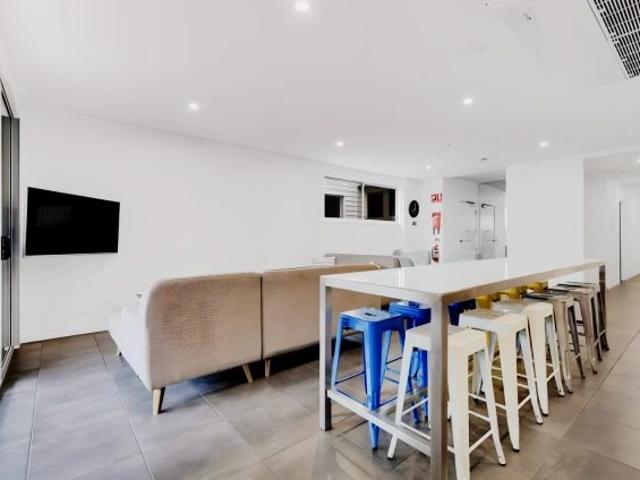 47 51 Munro Street, Brisbane