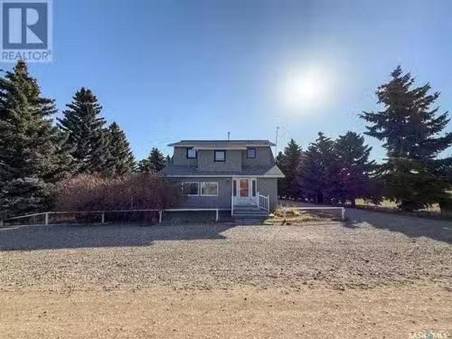 47 2Nd Street, Tompkins, SK, S0N 2S0 house for sale Listing.