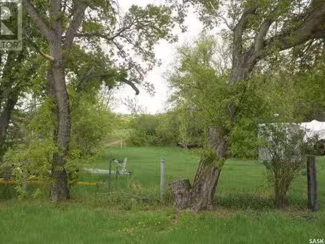 47 Taylor Street, North Qu'Appelle Rm No. 187, SK, S0G 1S0 v.