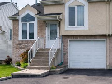 House for sale in T, Brossard - Garden