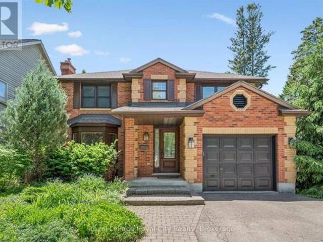 47 Caledonia Street, Guelph Dovercliffe Park/Old University, ON, N1G 2C8 Luxury House for sale | Listing ID X13430 | Royal LePage Carriage Trade Luxury Properties