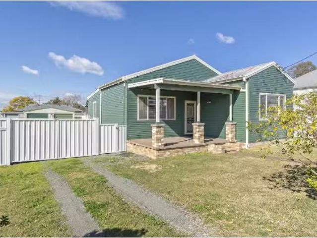 47 Catherine Street, Cessnock House for rent Listed by Natash.