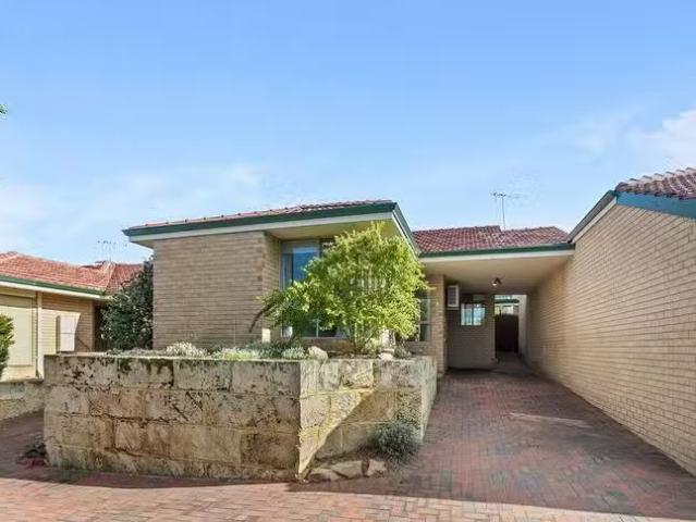 4/7 Catrine Court, Kingsley, WA 6026