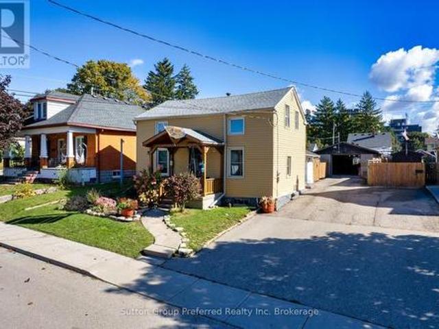 47 Centre Street, Woodstock South, ON, N4S 3X8 house for sale | Listing ID X13880 | Royal LePage