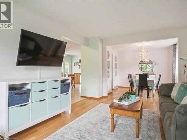 47 CLAYCROFT Crescent Unit# Upper, Kitchener, Ontario, N2N2R6