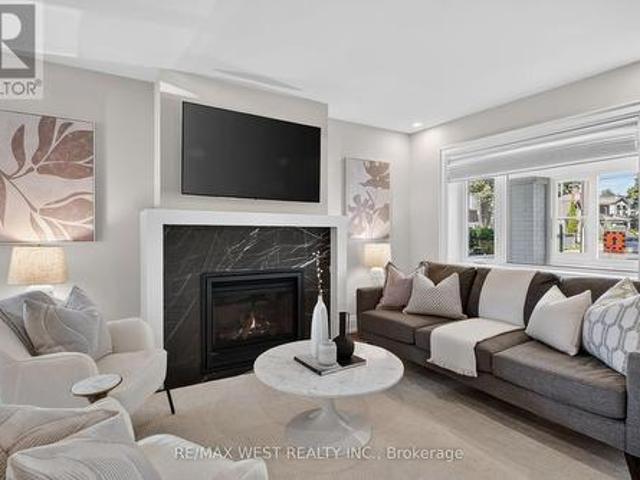 47 Deforest Road, Toronto, ON, M6S 1J1 house for sale | Listing ID W13785 | Royal LePage