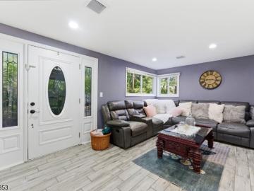 47 Dupont Ave