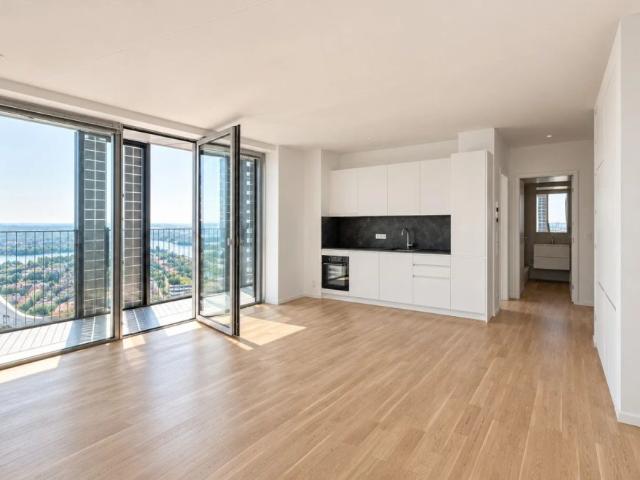 47. Etage mit 38qm Loggia: DC2 Tower: 3 Zimmer mit Skylineblick