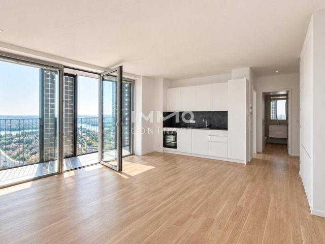 47. Etage mit 38qm Loggia: DC2 Tower: 3 Zimmer mit Skylineblick