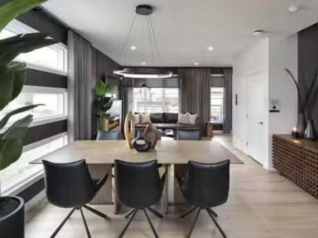 47 Heartwood Villas Se, Calgary, AB, T3S 0R6 house for sale.