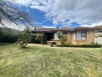 Canberra, Australian Capital Territory, Yass Valley, Victoria