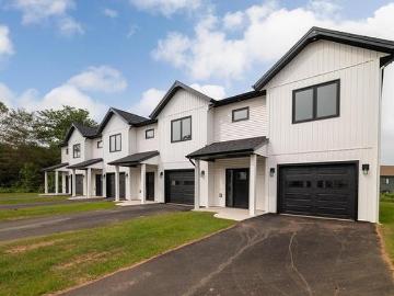 47 Kelly Heights, Stratford, PE, C1B 4M3 townhouse for sale | Listing ID 202603 | Royal LePage
