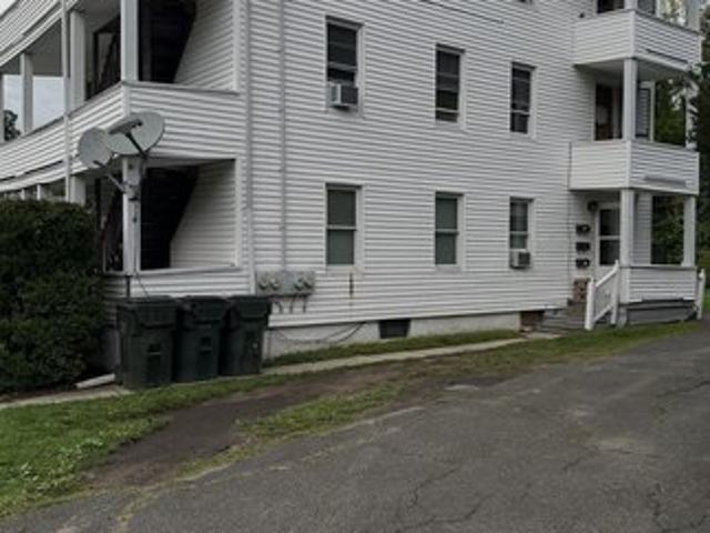 47 Lincoln St, Webster, MA 01570