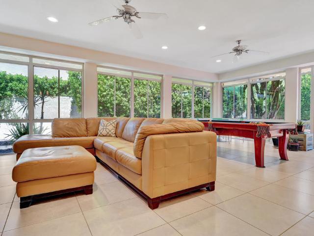 47 Mission Palms Drive E