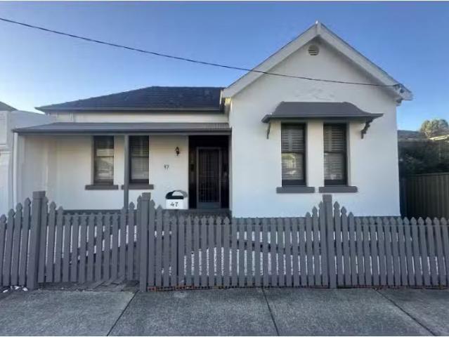47 Nicholson Street, Burwood House for rent Listed by Shirley.