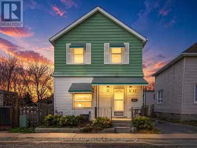 47 North Street, St. Catharines, ON, L2R 2S3 house for sale.