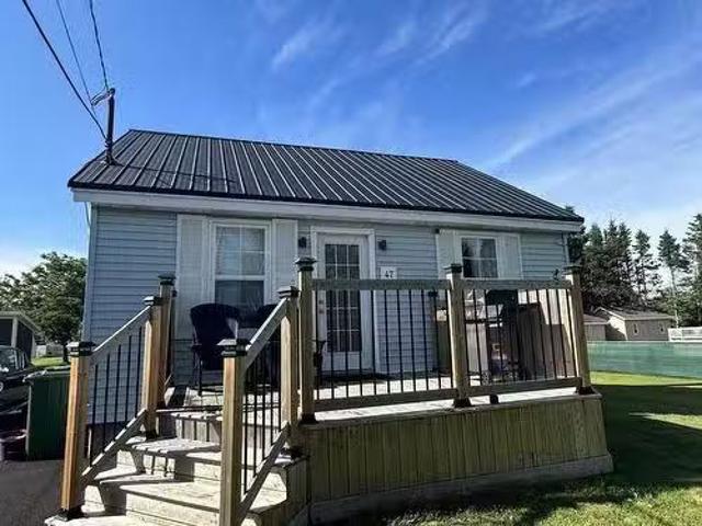 47 Oak Drive, Charlottetown, PE, C1A 6T6 house for sale Lis.