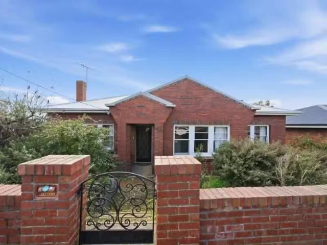 47 Pedder St, New Town House for rent Listed by Mary Cooper o.