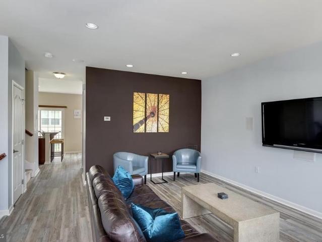 47 Riverwalk Boulevard