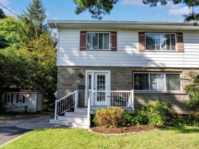 47 Rue Du Chanoine Groulx, Vaudreuil Dorion, QC, J7V 2T9 house for sale | Listing ID 12398 | Royal LePage