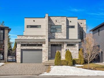 House for sale in Roussillon - Garden, Deck