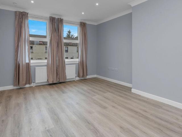 47 Stenhouse Crescent, City of Edinburgh, EH11 3JG, United Kingdom | 2 bed apartment for rent #139269451 | Rentberry